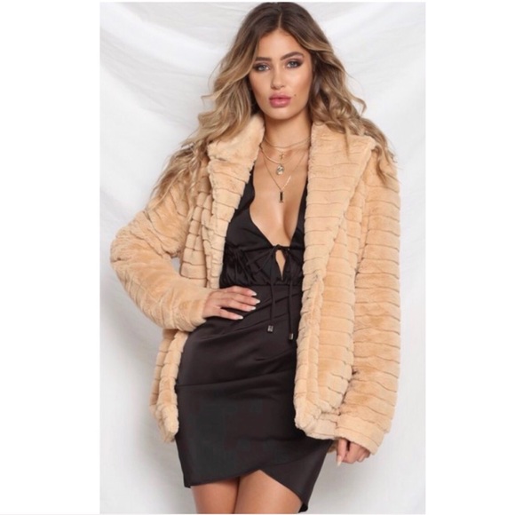 🔥2X Host Pick🔥SOLD 🔥 Teddy Jacket - Sand - Picture 3 of 8